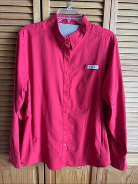 COLUMBIA Women’s Omni-Shade Bright Red Long-Sleeve Button-Down Shirt